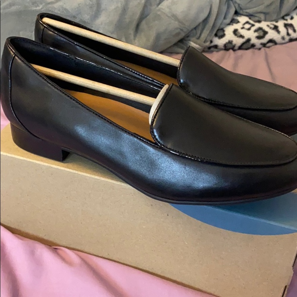 Clarks Un Blush Ease Black Leather shoe